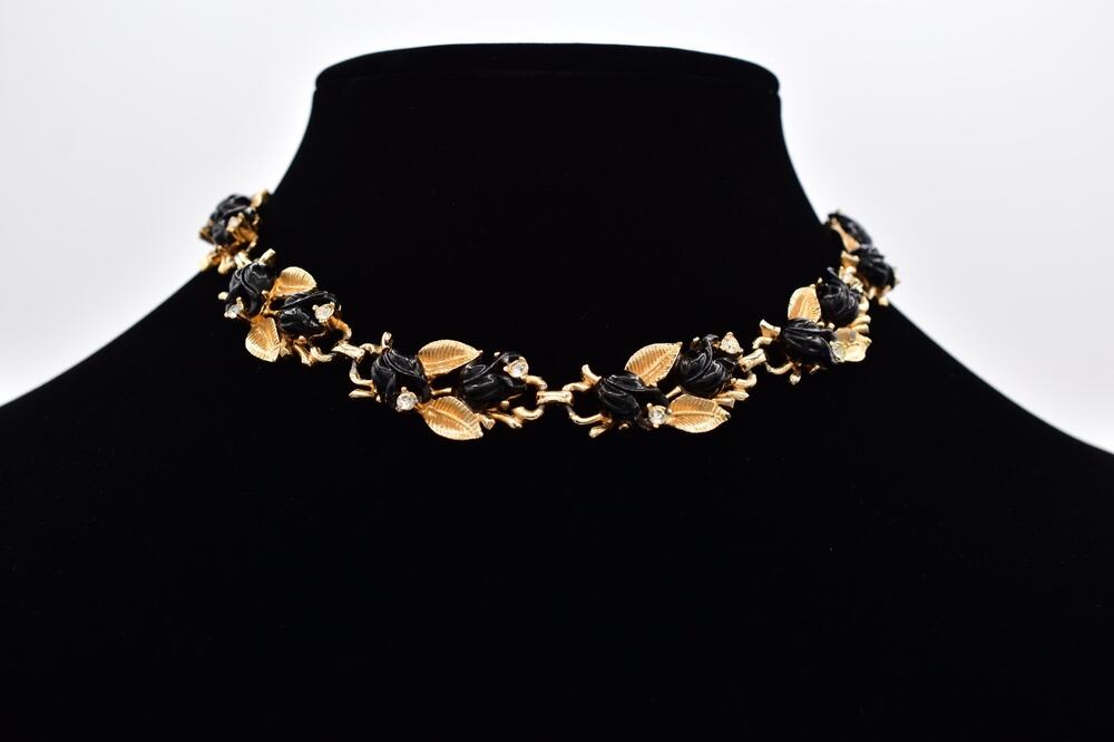 Vintage Choker Necklace Black Rose Floral Rhinestone Crystal Gold Tone 70s Bin1